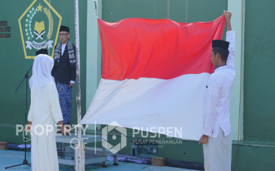 Khitmat dan Penuh Semangat: Upacara Hari Santri 2025 di Al-Muthohhar Jadi Simbol Cinta Tanah Air dan Agama